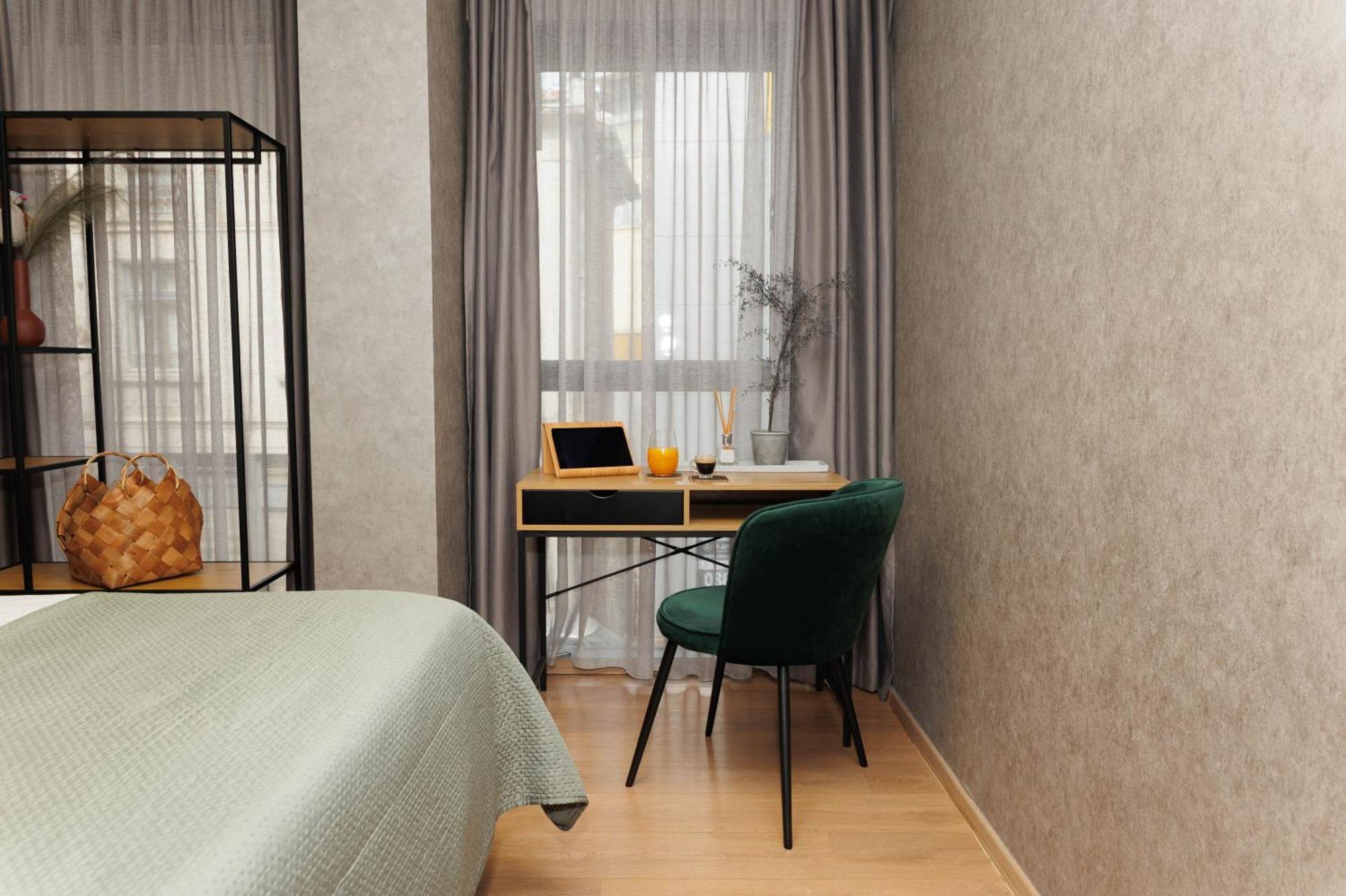 Center With Parking Apartment