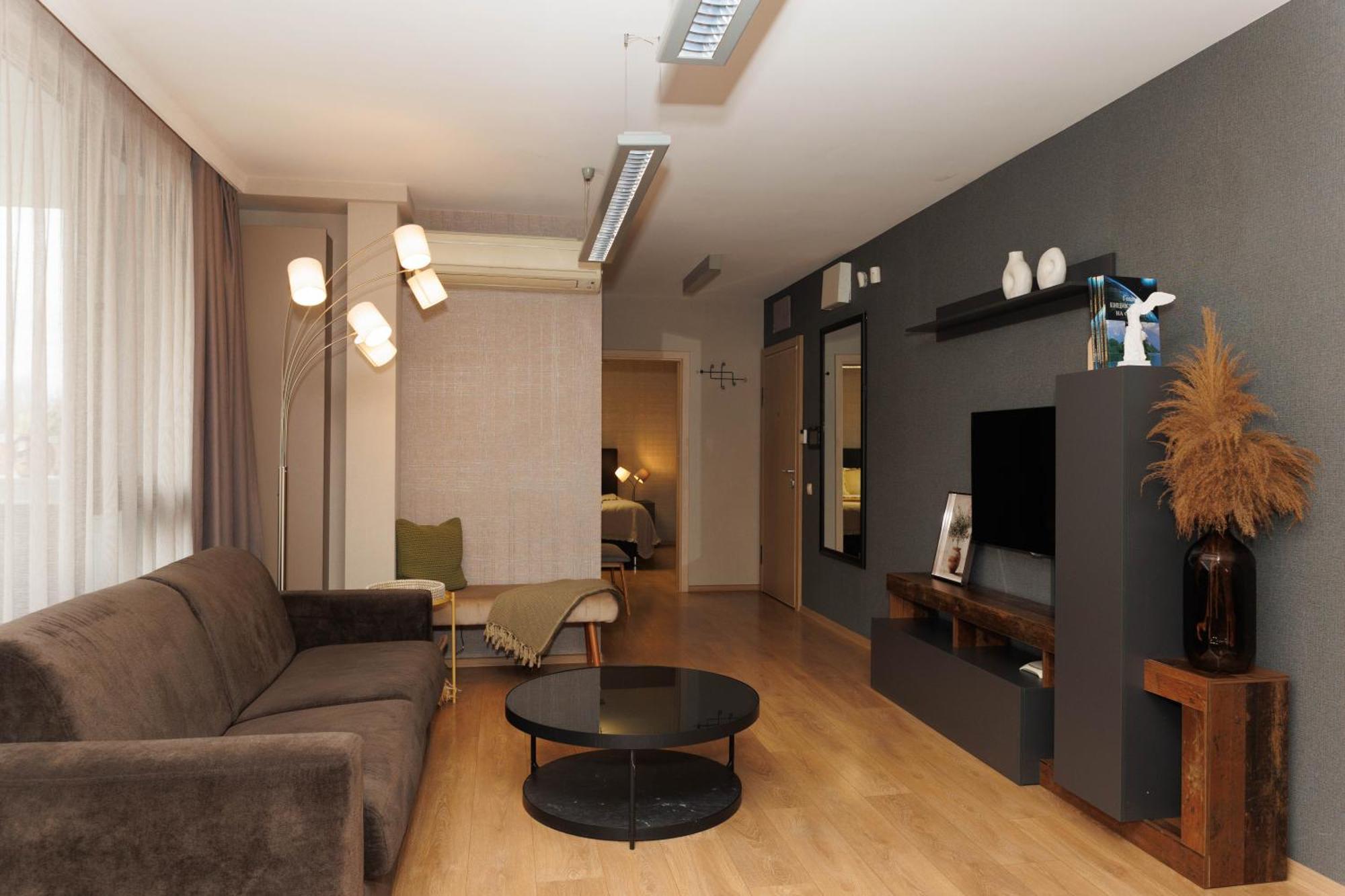 Center With Parking Apartment